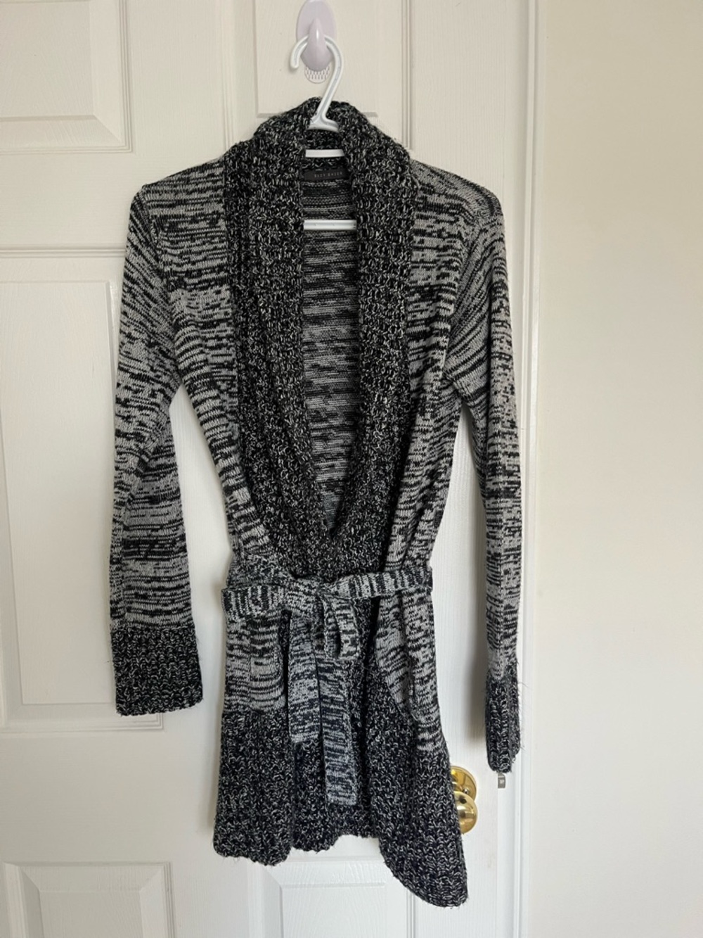 Suzy Shier Black and Gray Marl Open-Front Belted Cardigan